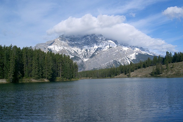 nahanni” align=